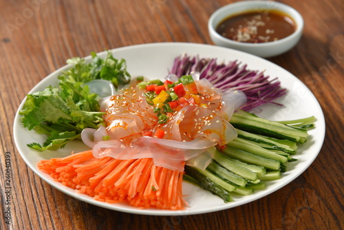 salad with shrimps