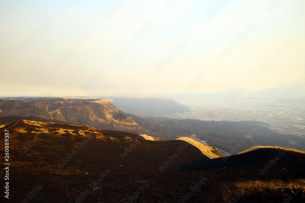 野焼き後の阿蘇山