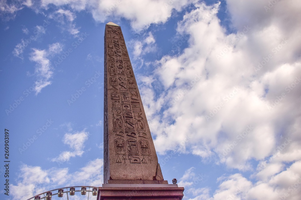 Obelisco egipcio