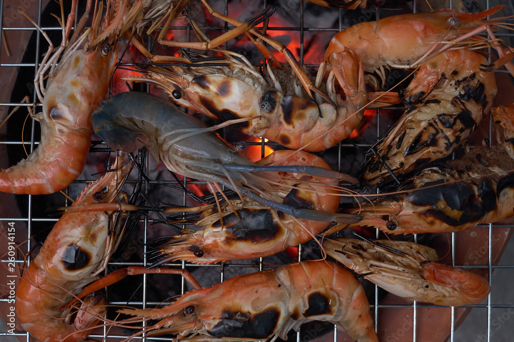 Shrimp burnt on charcoal stove Thailand seafood.. Shrimp burnt on charcoal stove Thailand seafood..