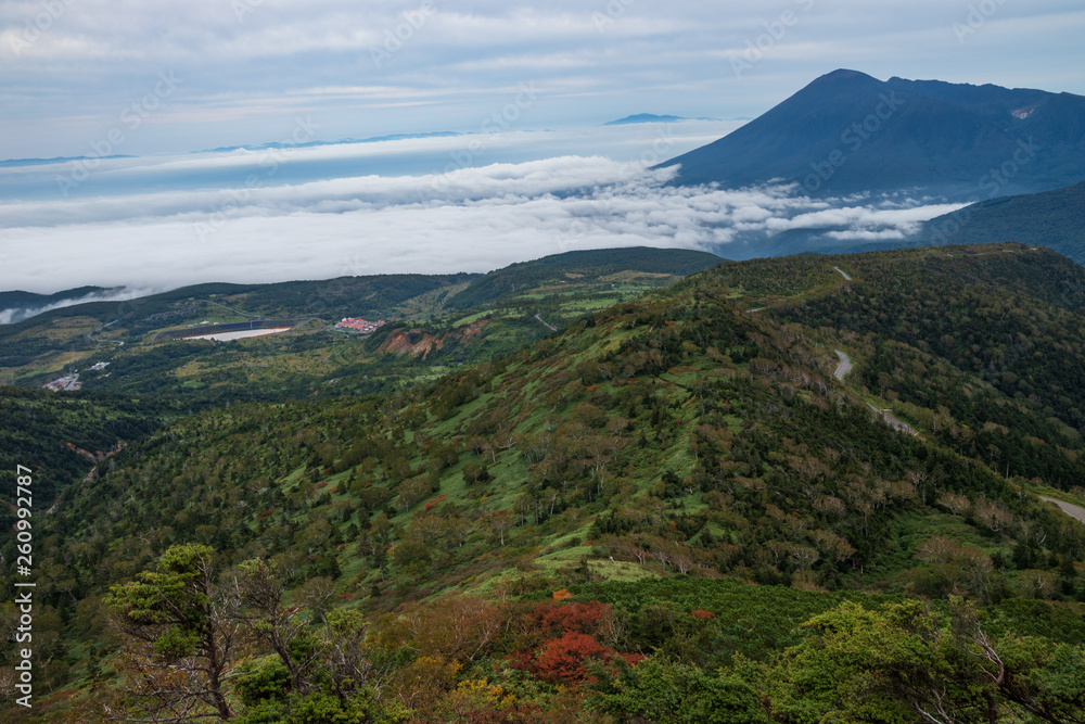 Autumn leaves and clouds in Hachimantai, Akita Prefecture Autumn leaves and clouds in Hachimantai, Akita Prefecture