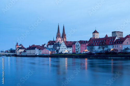  Historic houses  palaces  and churches on the bank of the Danube in the light of sunset.