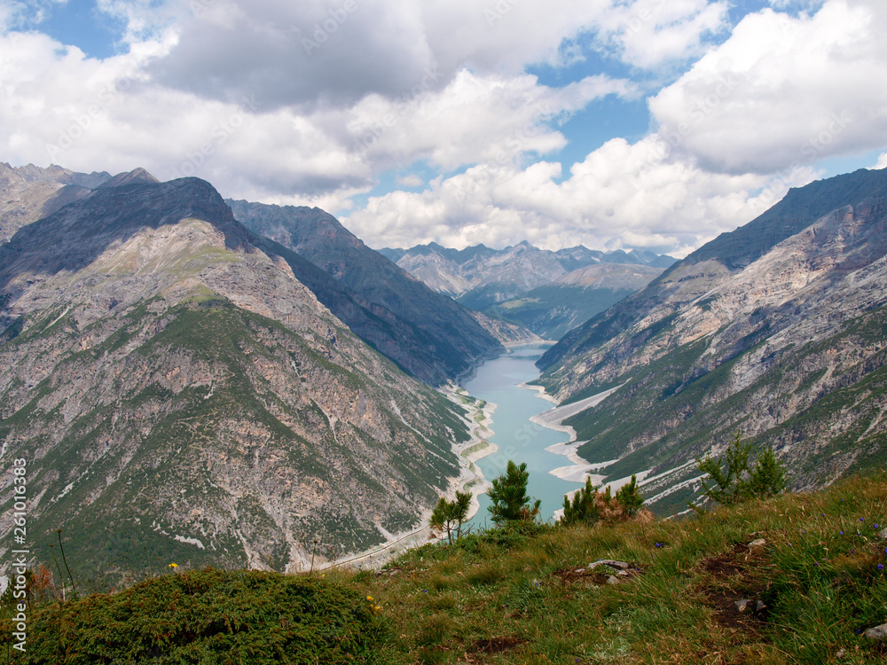 Fototapeta premium Lake of Livigno