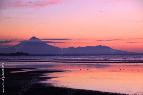 volcan au crépuscule