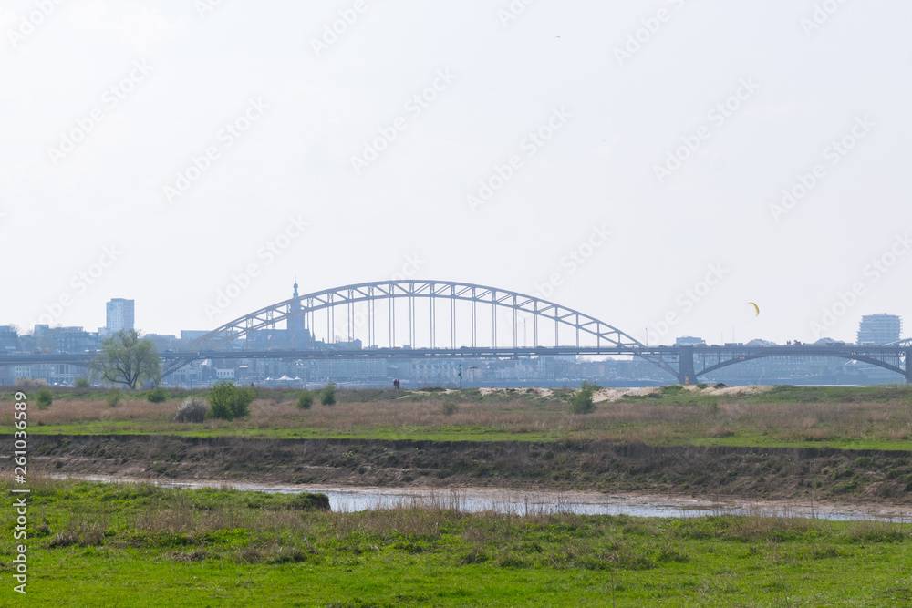 Obraz premium Most Waal Z Ooijpolder