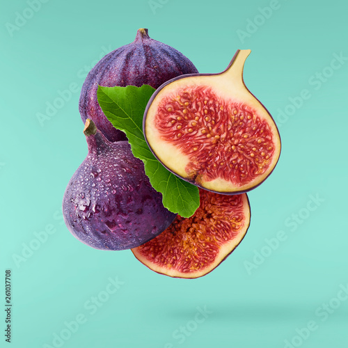 Tableau sur toile Fresh juice ripe fig