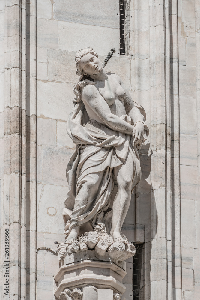 Obraz premium Decorative Religious figure at facade of the Cathedral of Milano, Milan, Italy