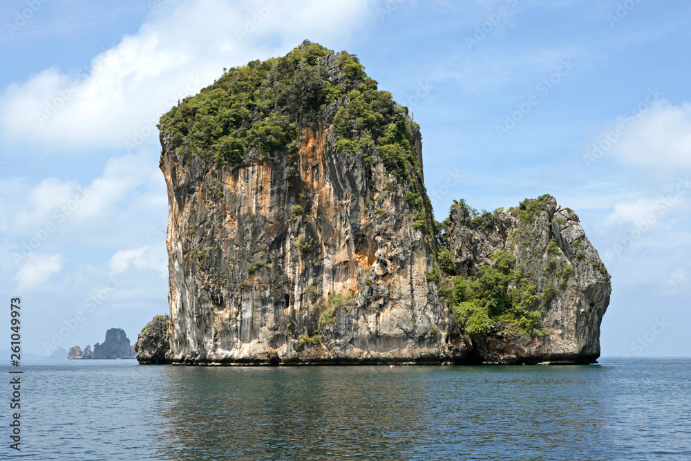 Fototapeta premium Felsinsel bei Krabi, Thailand