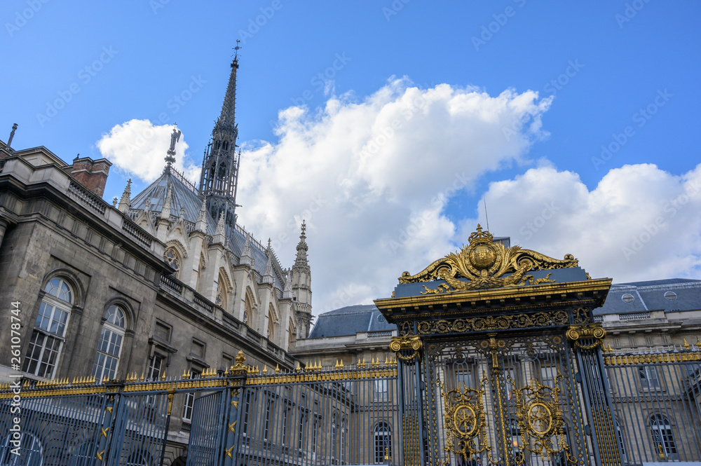 Sainte Chapelle et palais de justice à Paris