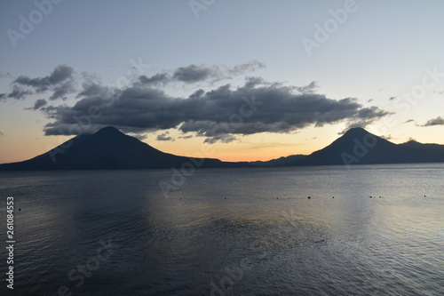 Coucher de Soleil Lac Atitl  n Panajachel Guatemala