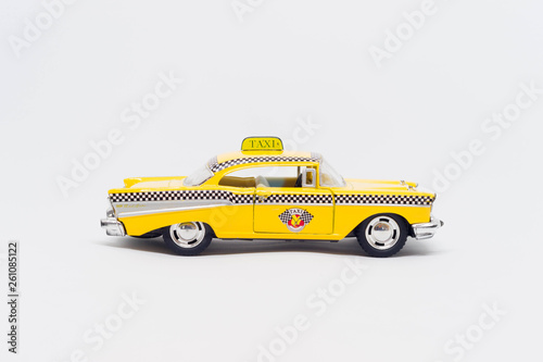 Model żółtej taksówki nowojorskiej vintage