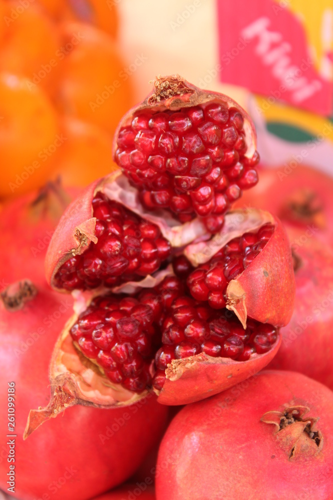 POMEGRANATE POMEGRANATE