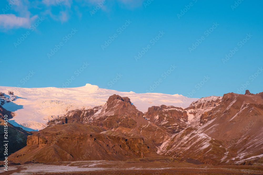 Naklejka premium Vatnajokull glacier in south Iceland