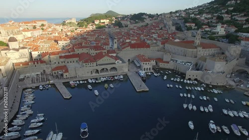 Kroatien Dubrovnik Drohne Old Town Hafen photo