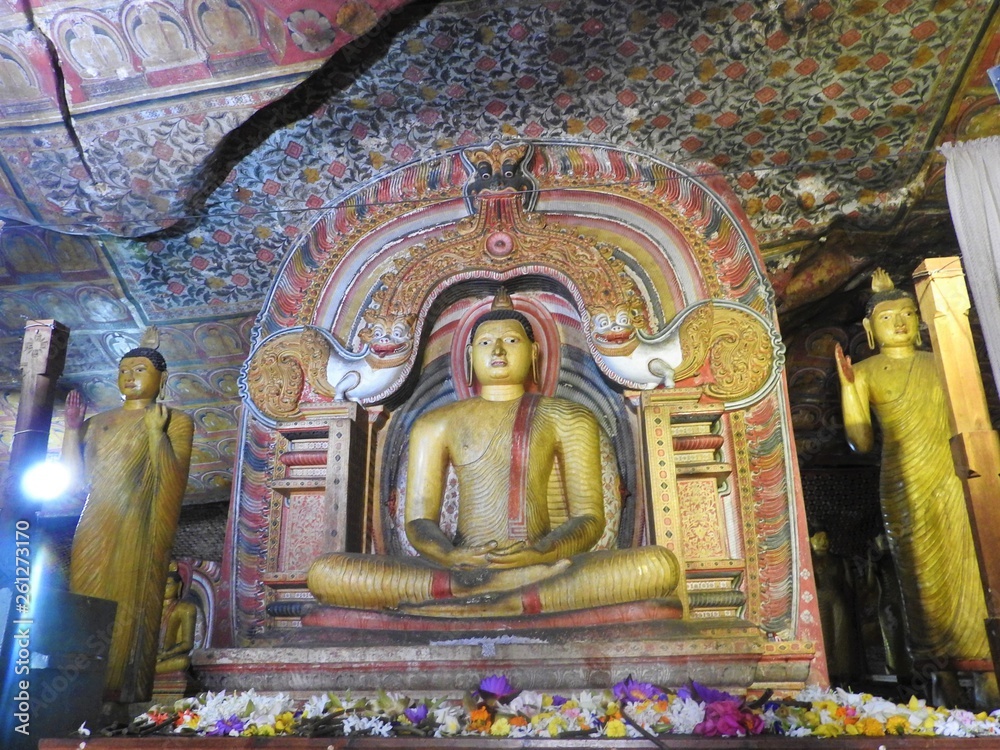 The golden temple of Dambulla is world heritage site and has a total of a total of 153 Buddha statues, three statues of Sri Lankan kings and four statues of gods and goddesses.