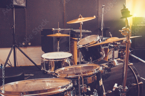 Tela drum set drums in Studio