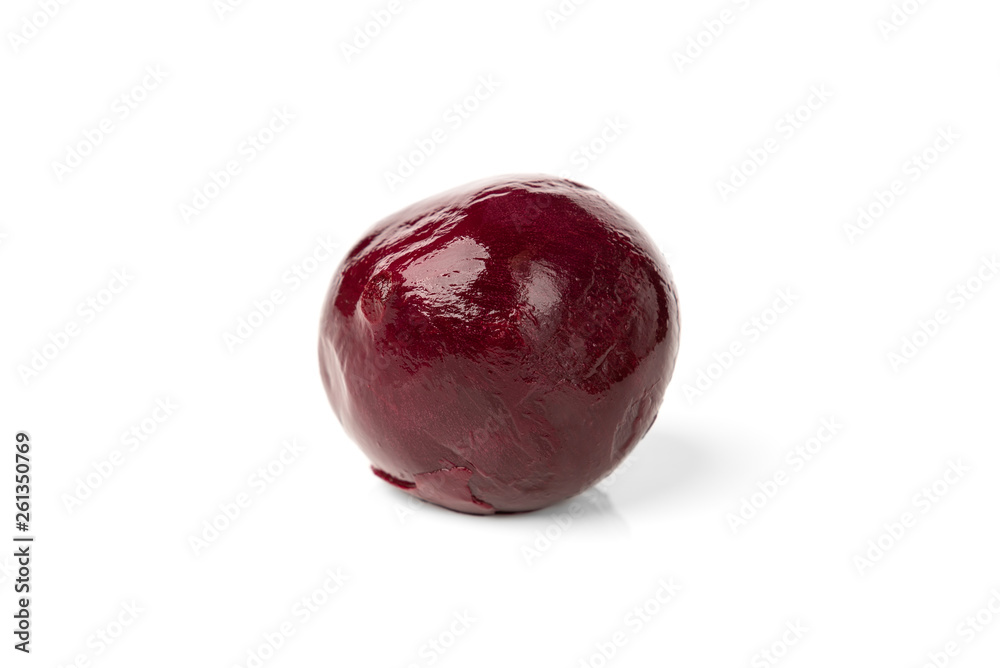 Fototapeta premium Boiled beet isolated on white background.