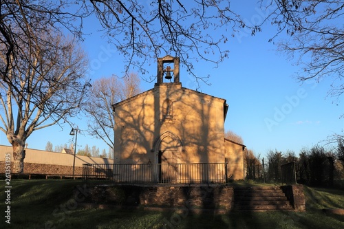 VILLAGE DE SAINT SYMPHORIEN D'OZON - RHONE - CHAPELLE DES MARINIERS photo