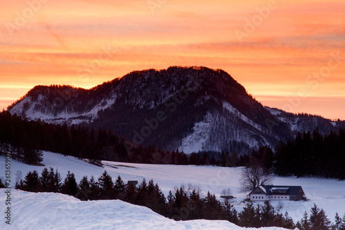 Fototapeta Naklejka Na Ścianę i Meble -  sunrise behind a mountain