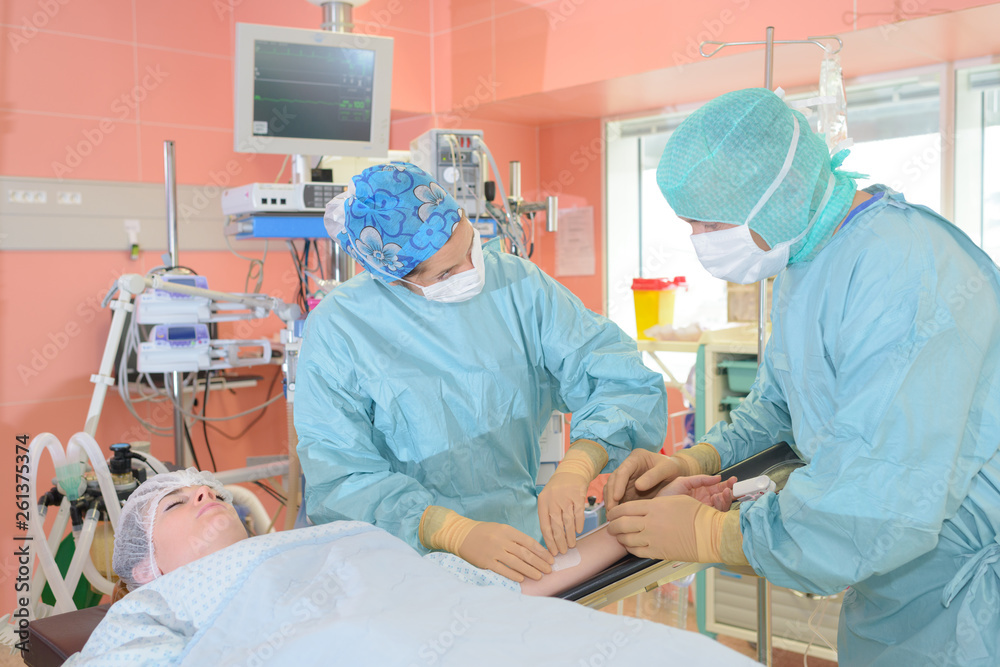 team of surgeon before the operation starts team of surgeon before the operation starts