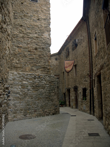 Besalu 4