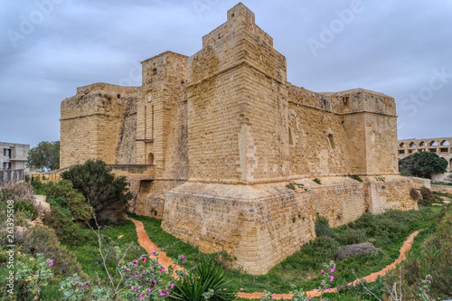 Obraz na płótnie Saint Thomas Tower in Marsascala, Malta w salonie