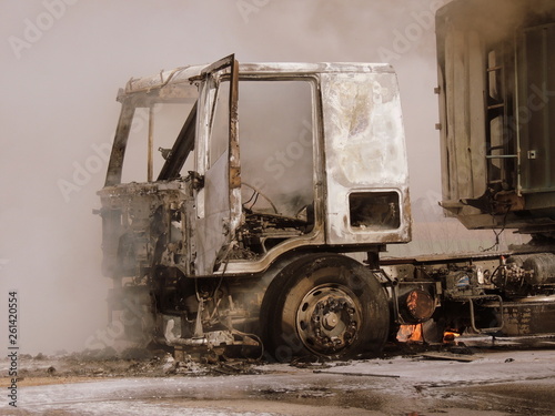 BOMBEROS, LECHUZAS, LUNA