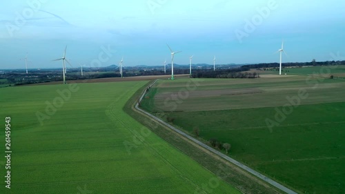 Windkraftanlagen in ländlicher Region