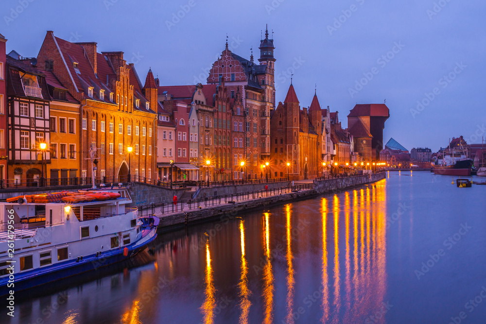 Fototapeta premium Old town in Gdansk at night. Poland