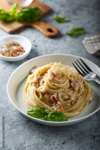 Fototapeta Naklejka Na Ścianę i Meble -  Homemade pasta Carbonara