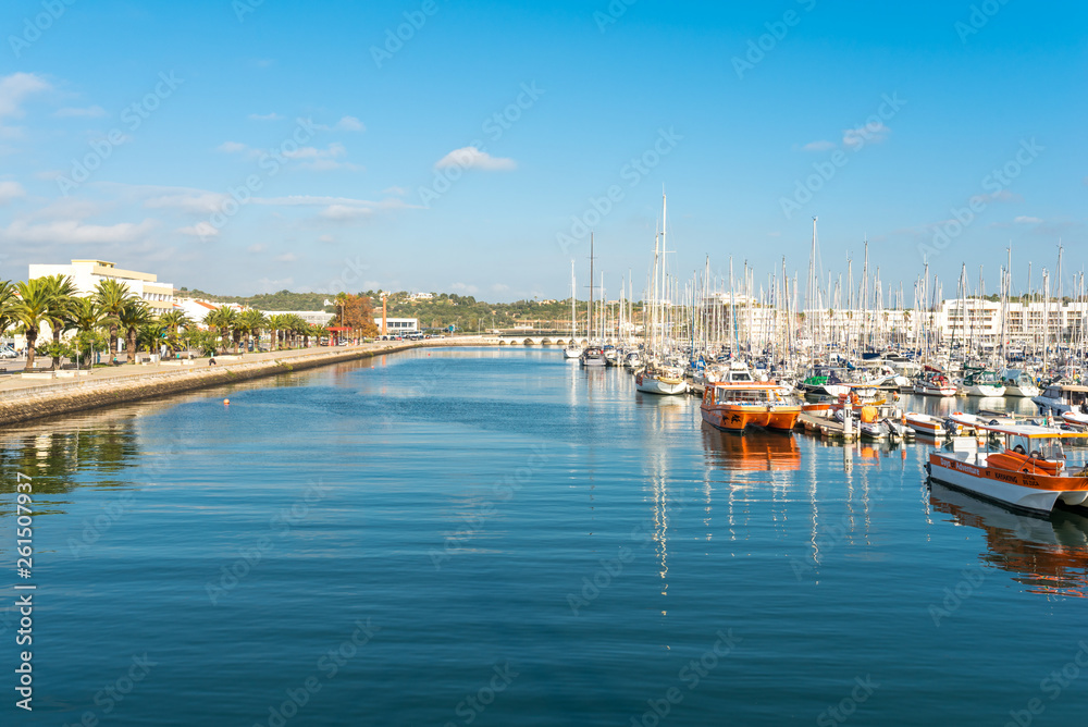 The Marina de Lagos has 460 berths and has become an important centre for long-distance cruisers
