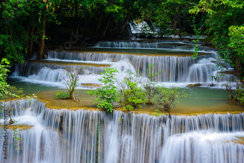Fototapeta Naklejka Na Ścianę i Meble -  Huai Mae Khamin waterfall at Kanchanaburi , Thailand , beautiful waterfall, forest,