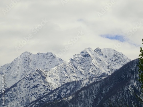 Le alpi Italiane dopo una grande nevicata © Roberto