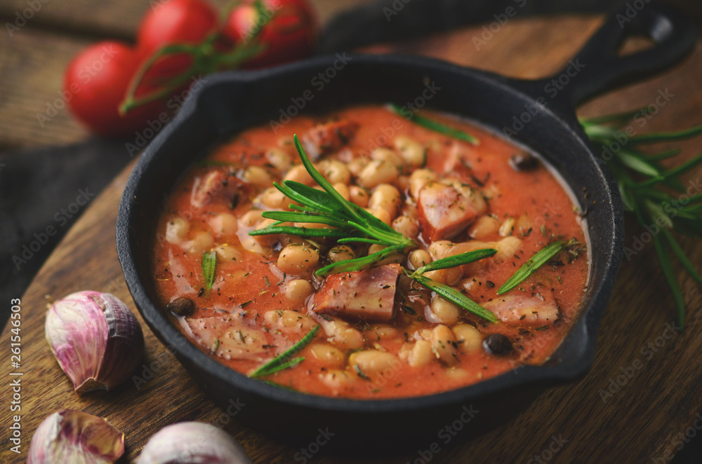 Baked beans on skillet Baked beans on skillet