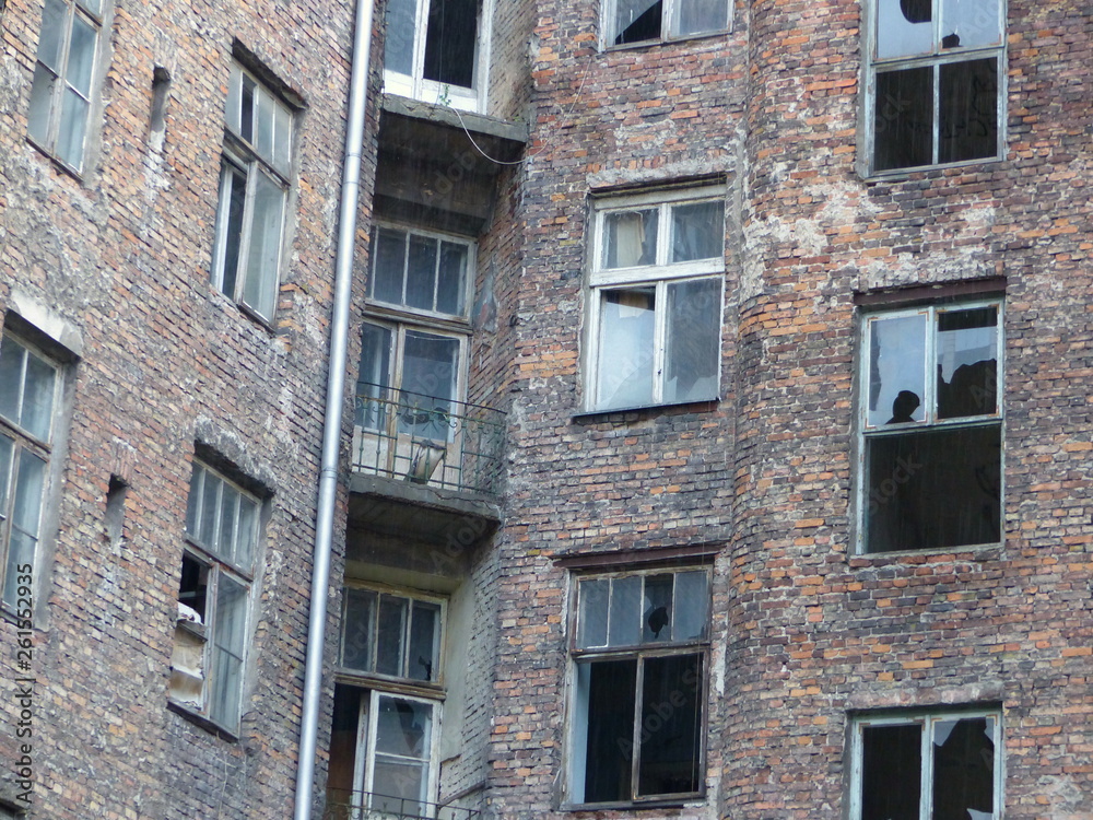 Obraz premium kaputter Wohnblock