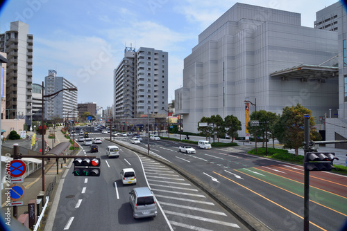 【神奈川】横須賀　汐入駅そばの国道16号 © zepkatana