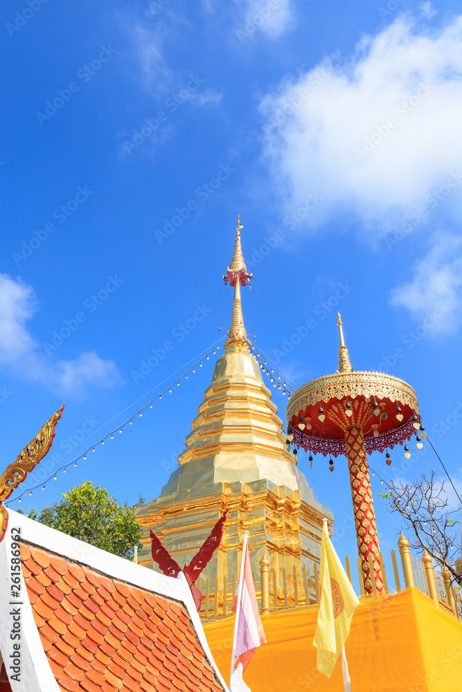 Fototapeta premium Chiang Mai, Thailand - November 19, 2018: Buddha relic pagoda at Wat Phra That Doi Kham Temple, one of famous monastery in province.
