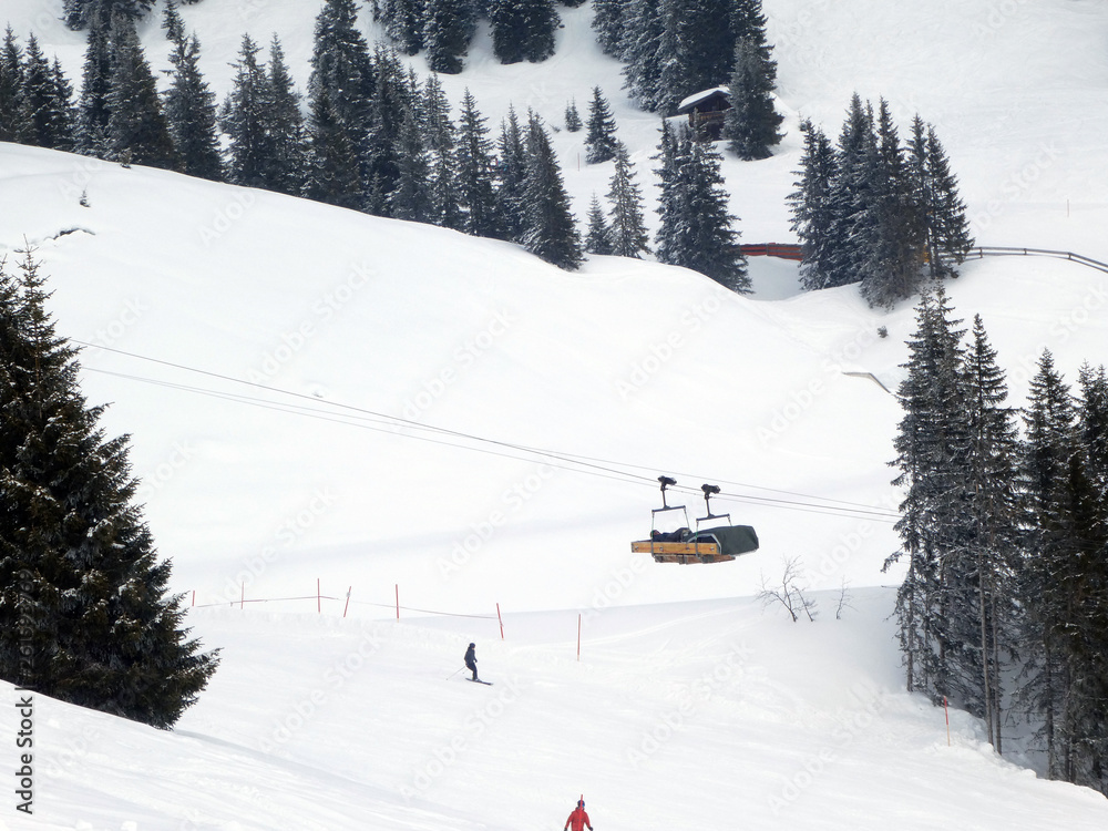 Skifahren in Saalbach Hinterglemm Leogang - obrazy, fototapety, plakaty 