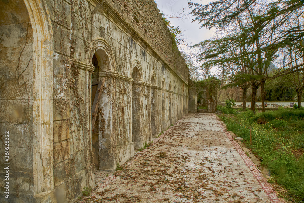 Arcades d'un vieux cloître