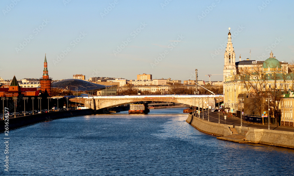 Beautiful view of Moscow river and Moskvoretsky bridge