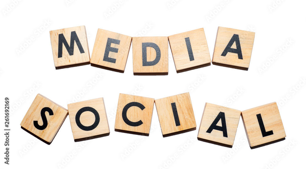 MEDIA SOCIAL text on wooden cubes on white background - Image MEDIA SOCIAL text on wooden cubes on white background - Image