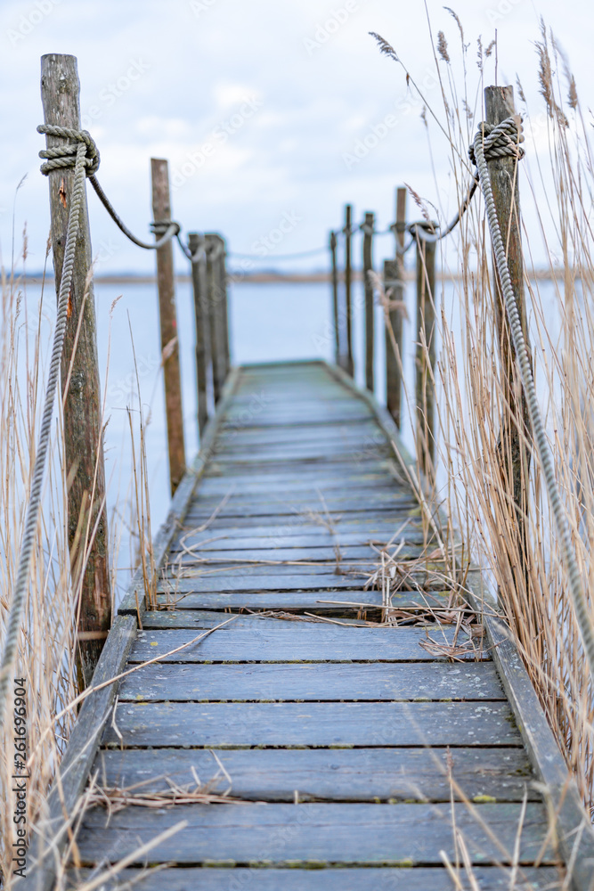 Naklejka premium Bootssteg am Ostsee Haff