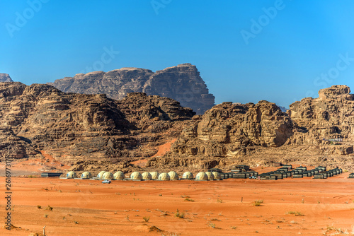 фотографія View of the desert camp with Martian domes in Wadi Rum, Jordan