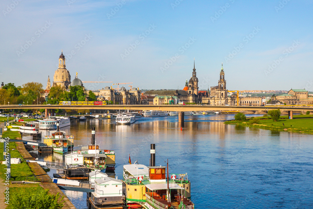 Obraz premium Old Town architecture with Elbe river in Dresden, Saxony. Germany