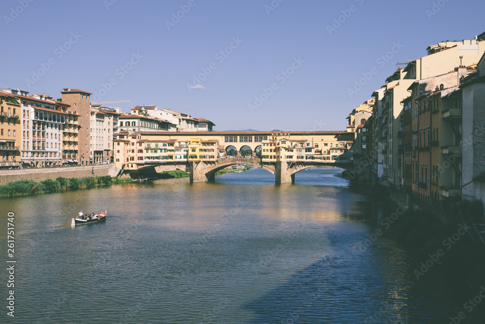 Obraz premium Panoramic view on Ponte Vecchio (Old Bridge)