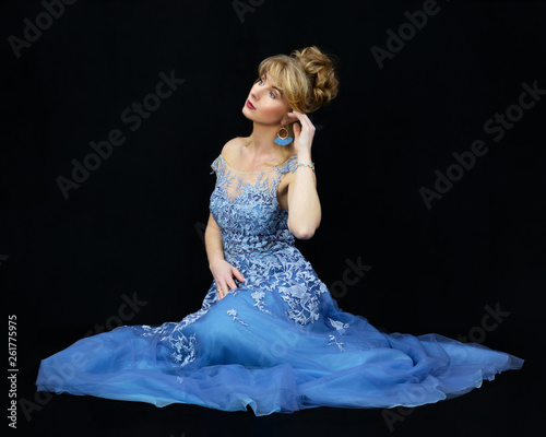 Wallpaper Mural Blaues Kleid Torontodigital.ca