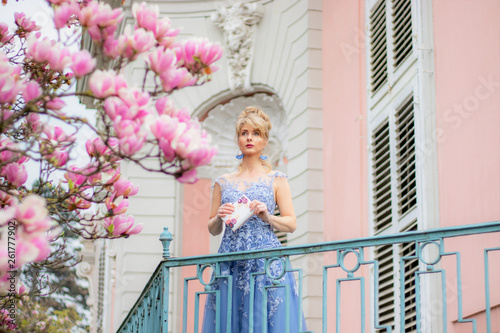 Wallpaper Mural Blaues Kleid Torontodigital.ca