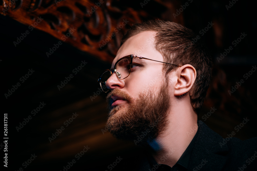 Fototapeta premium mężczyzna ze stylowymi włosami