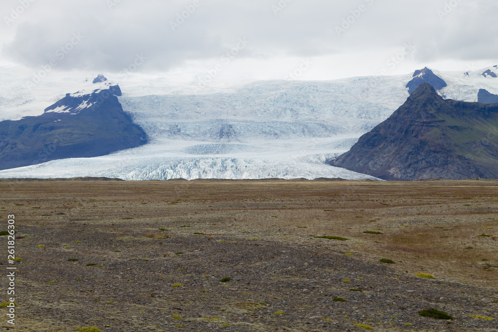 Vatnajokull glacier side view, south Iceland landscape.