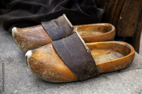 Craft wooden clogs